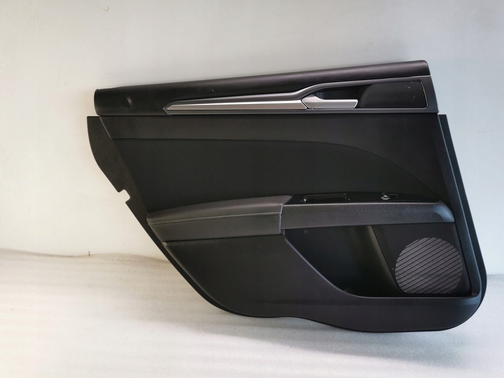 фото №1, Mondeo mk5 lift обшивка обивка дверь левый задняя