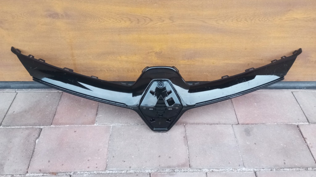 фото №1, Renault clio v 2019 решітка радіатора накладка молдинг решітка радіатора бампера перед 620786224r