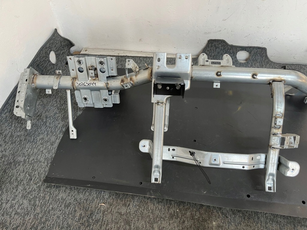 Iveco daily vi рестайлинг  2.3 hpi автоматическая коробка передач 2021r каркас балка панели приборной панели с Разборки