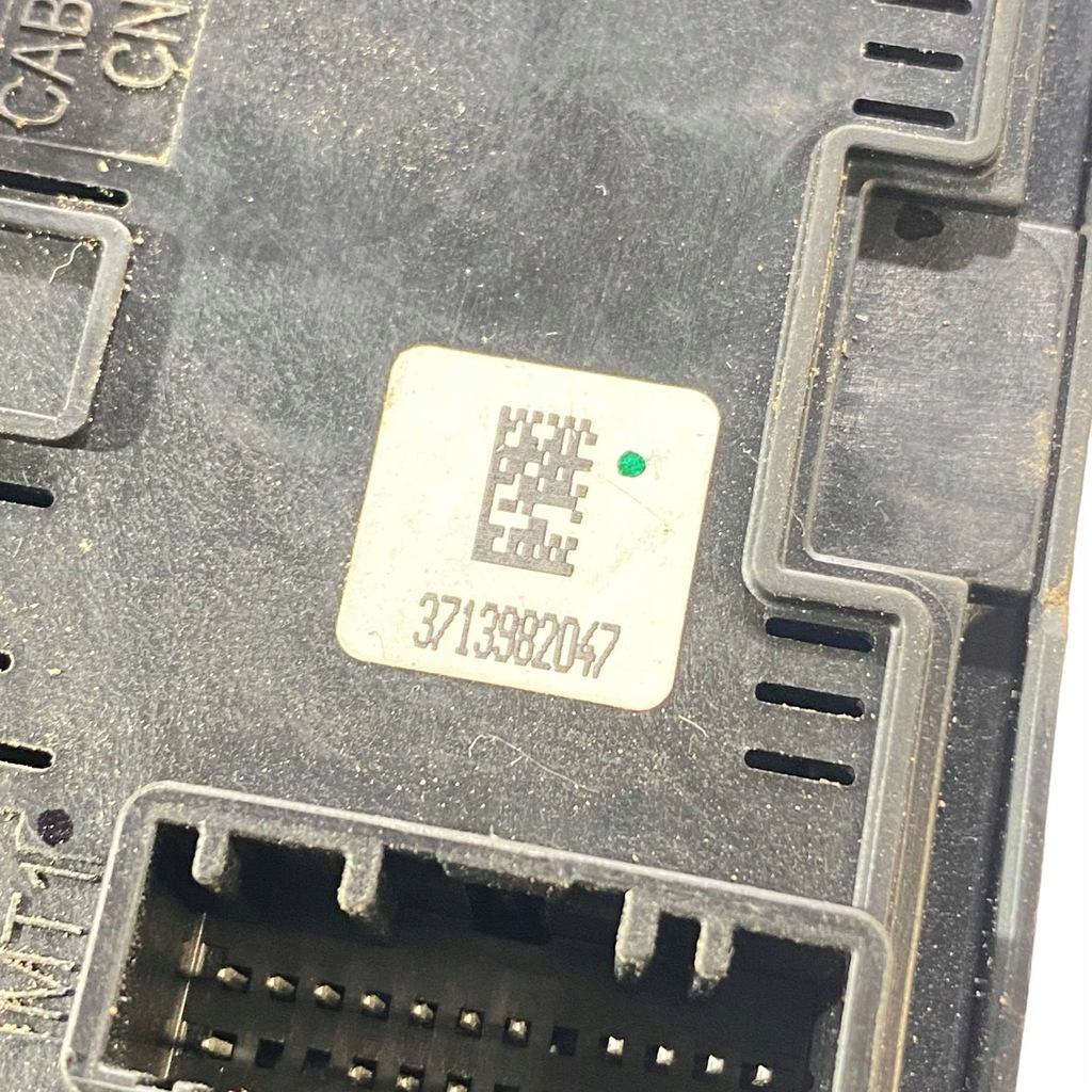 фото №12, Nissan rogue 2018 коробка предохранителей