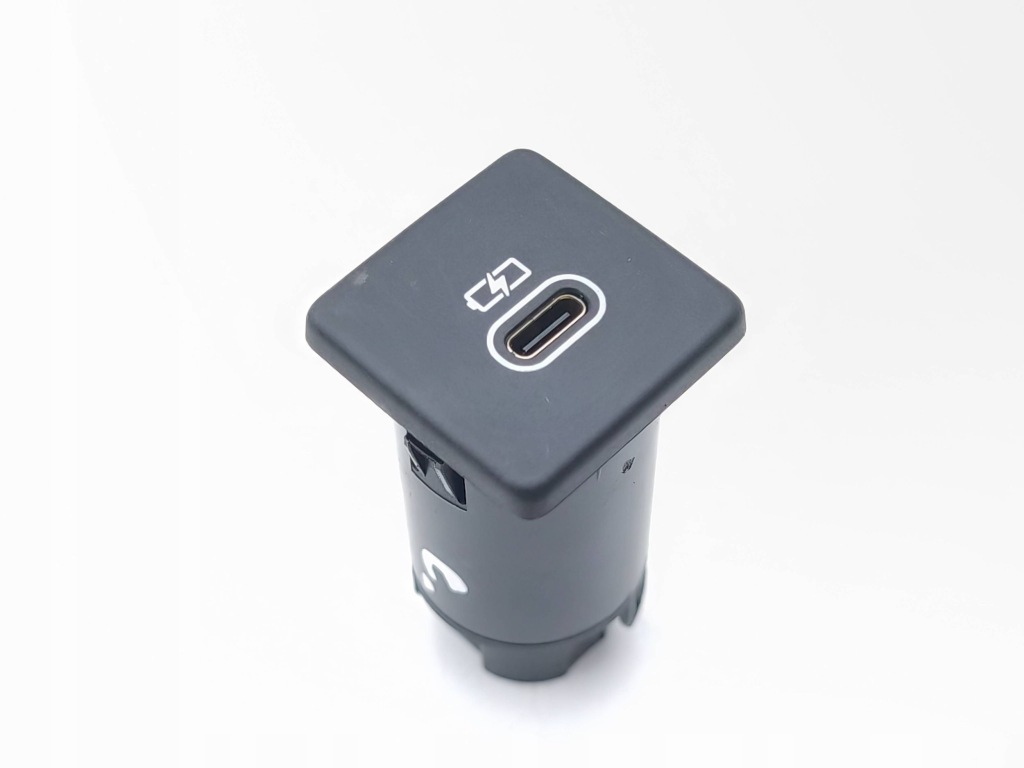 Купить Jaguar i-pace разъём usb 2021 m8e219010ca