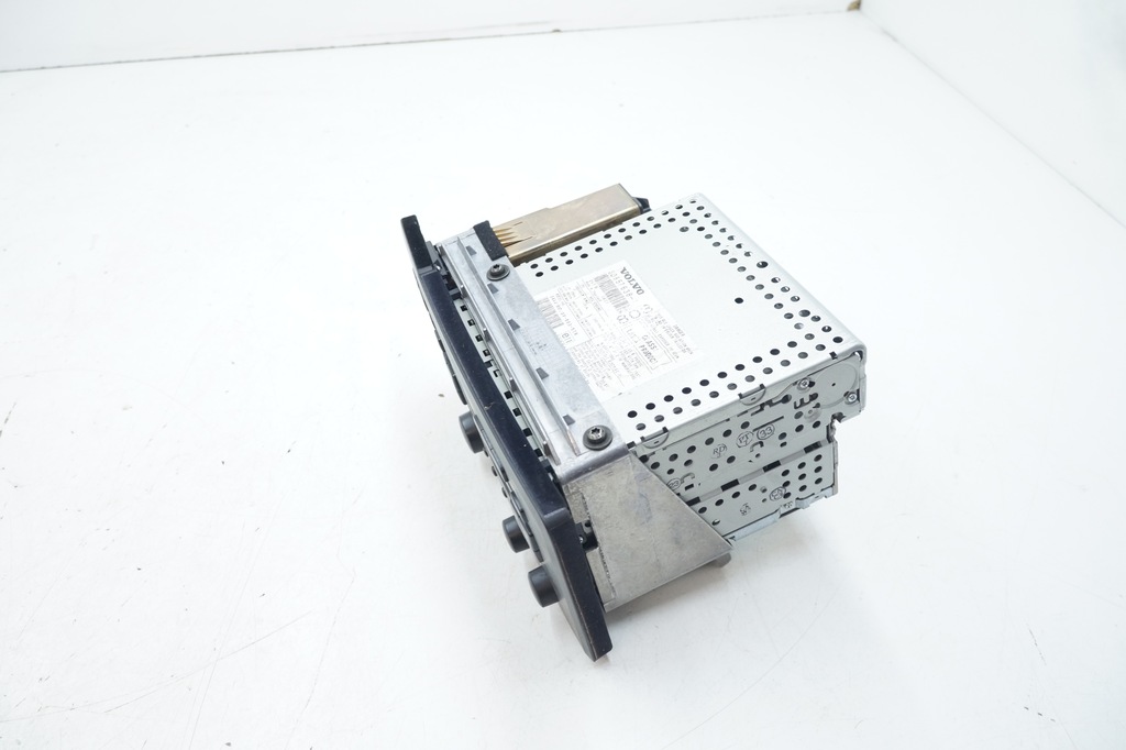 фото №2, Volvo s60 i v70 ii xc70 радио автомагнитола cd оригинальный номер hu 803 30657638