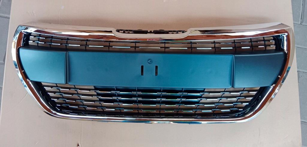 фото №1, Peugeot 208 решётка радиатора allure + хром