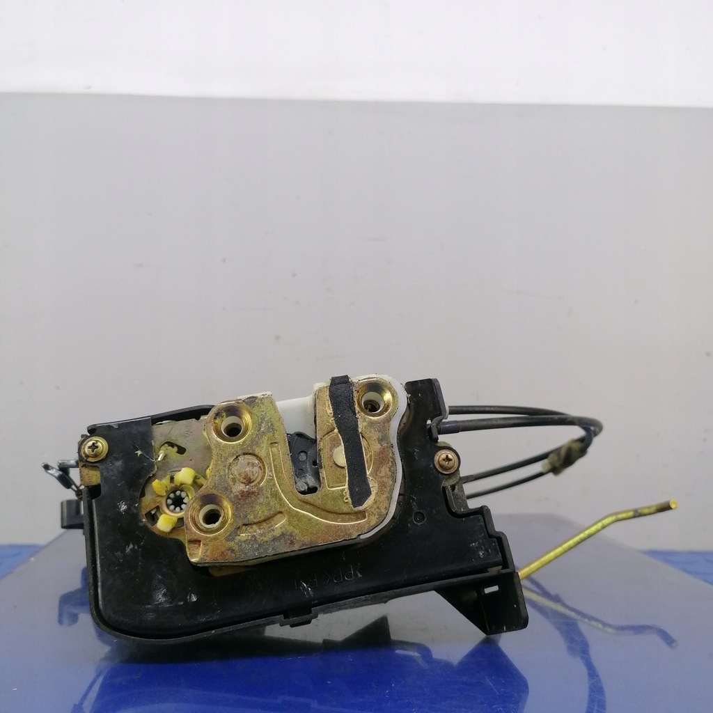 фото №3, Mazda 2 dy замок двері правий перед 6pin