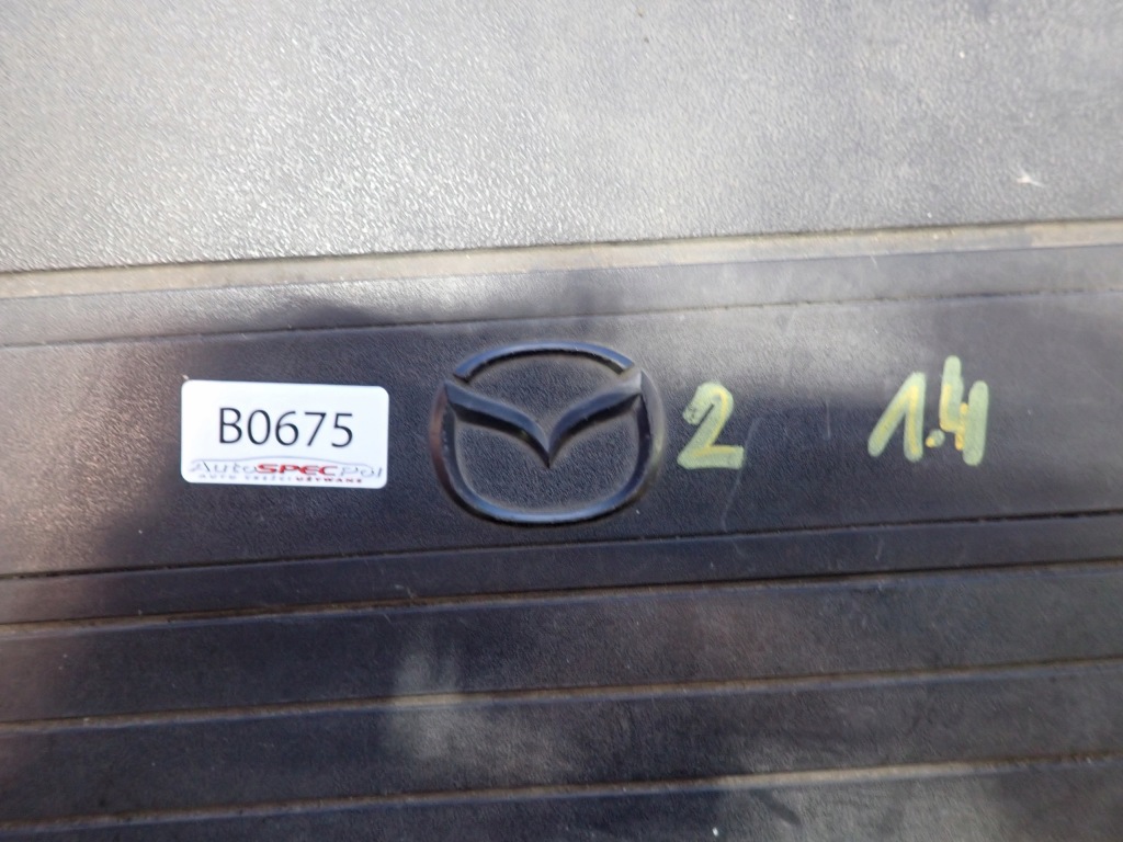 Szt корпус фильтра воздуха mazda2 dy 1.2 1.4 b3m71-9600-ab Цена