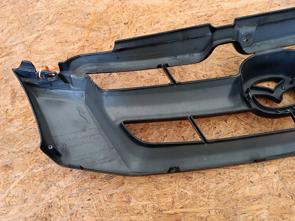 фото №15, Решітка радіатора решітка радіатора бампера перед 5t24-8150-baw mazda tribute 2004