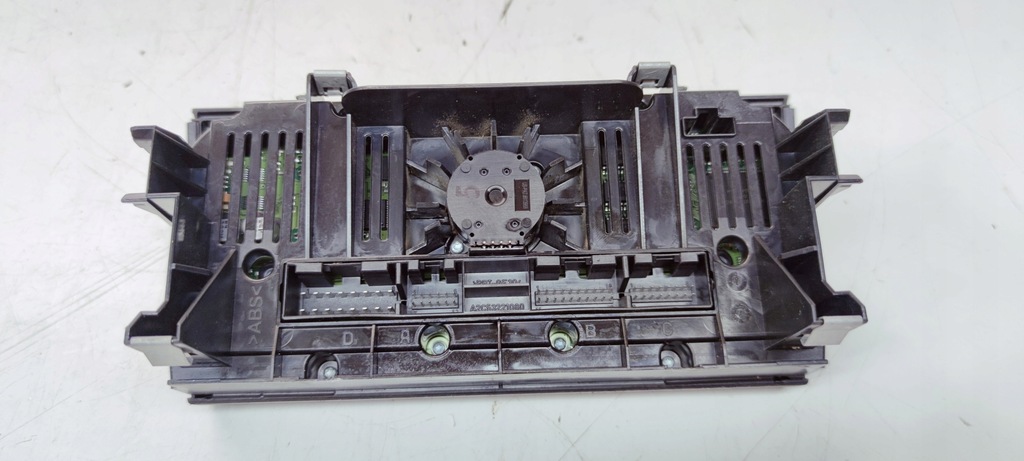 фото №6, Панель кондиционера вентилятор климатроник audi q3 8u 8u0820043b