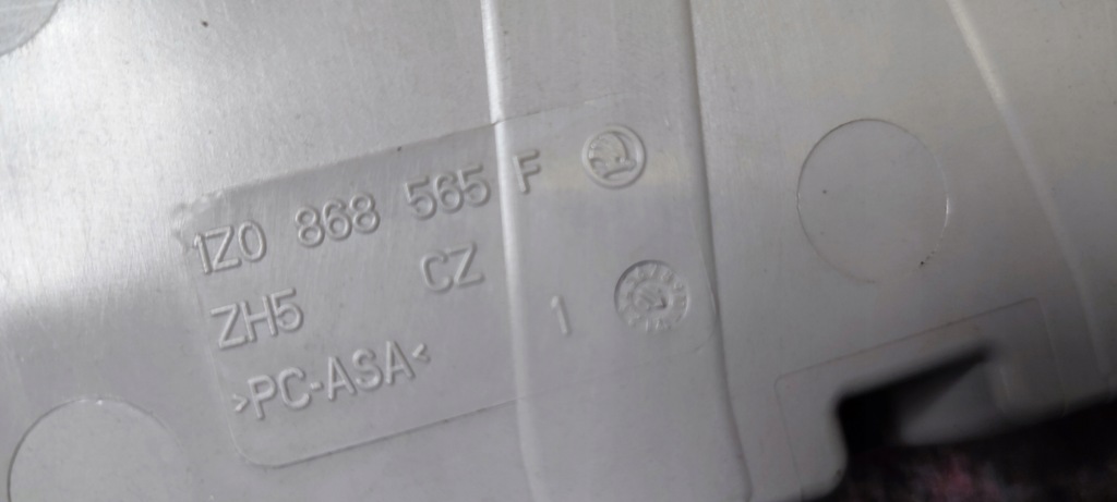 фото №5, Skoda fabia ii lift 10r бардачок na накладки на фари 1z0868565f euro