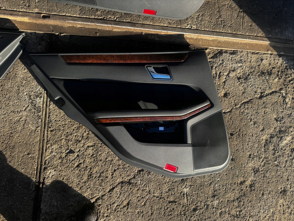 фото №11, Mercedes w212 kombi кожа сиденья заднее сиденье обшивки электрический