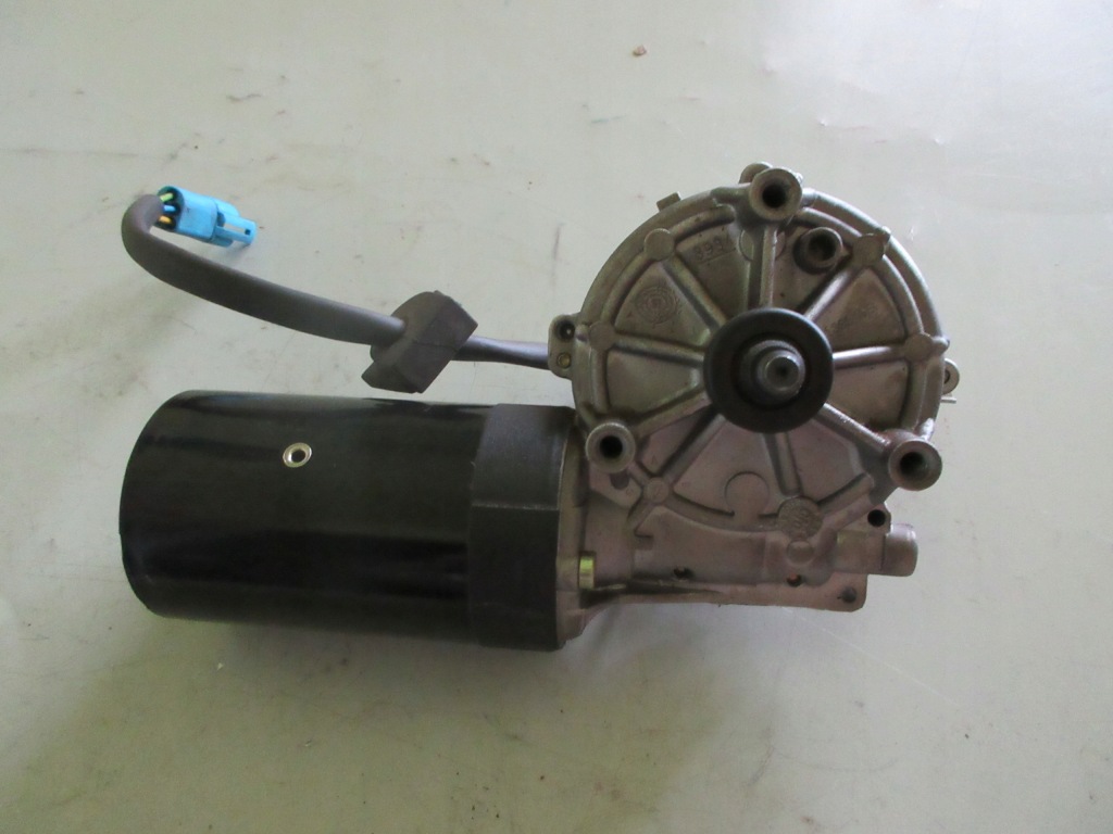 Двигатель дворник bosch scania 0390242406 в Украине