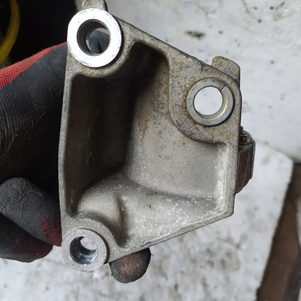 фото №6, Кронштейн опора полуось nissan qashqai 397743238r