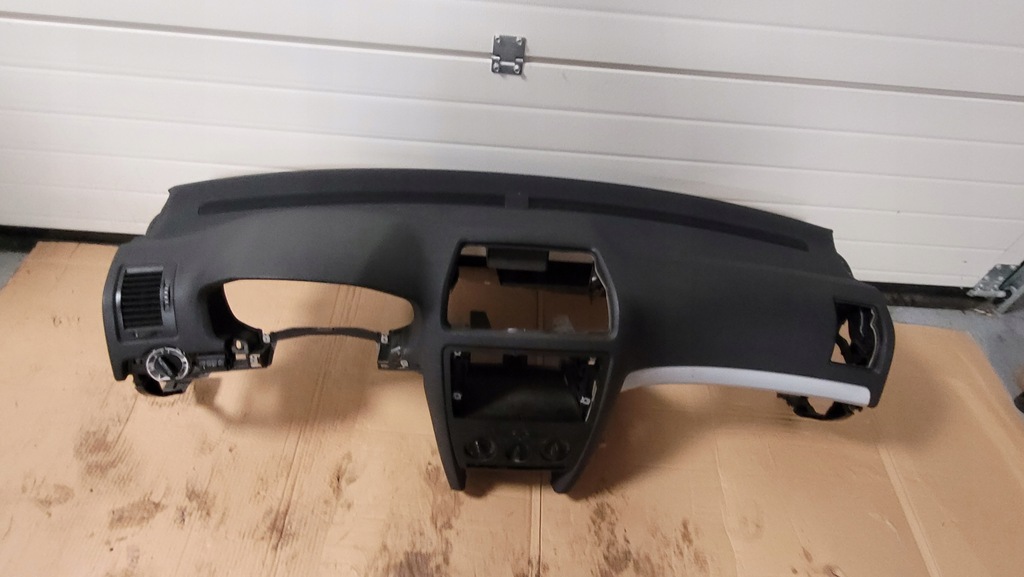 фото №7, Консоль панель приладів панель приладів +2x подушка skoda octavia ii europa оригінал демонтаж