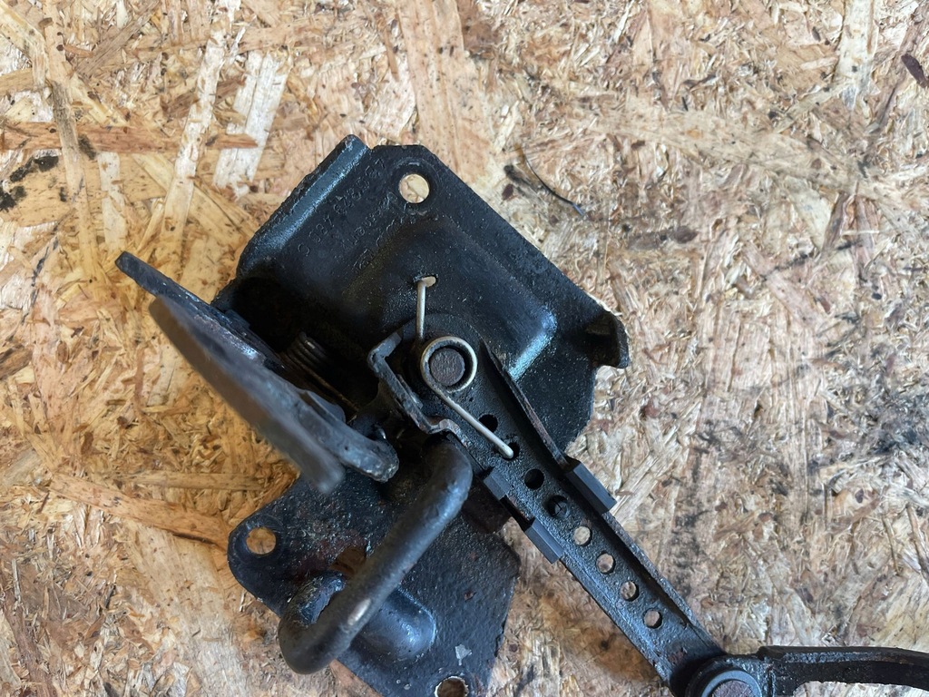 фото №5, Audi a6 s6 c5 4b 1998 з передній замок кришки передньої / капот двигуна