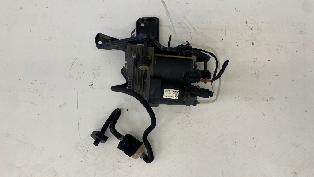 Купить Компрессор компрессор подвеска mercedes s w221 cl w216 2213200704