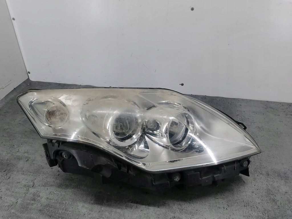 фото №1, Лампа перед права renault laguna iii 260100033r 89901833