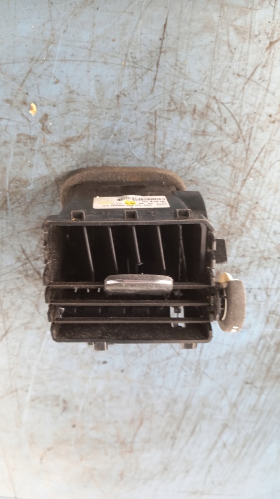 фото №1, Решётка обдув volvo v40 1284618