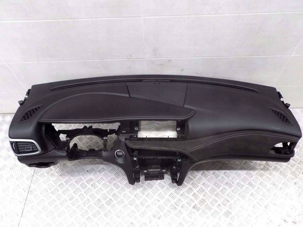 фото №6, Infiniti q30 консоль приборная панель ремни подушки безопасности nieregenerowana