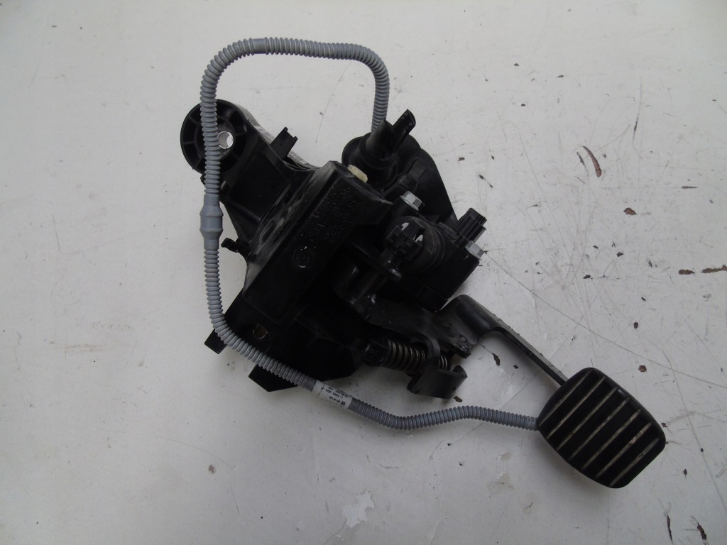 Купити Renault trafic 3 iv рестайлінг  2021 педалі 465405580r