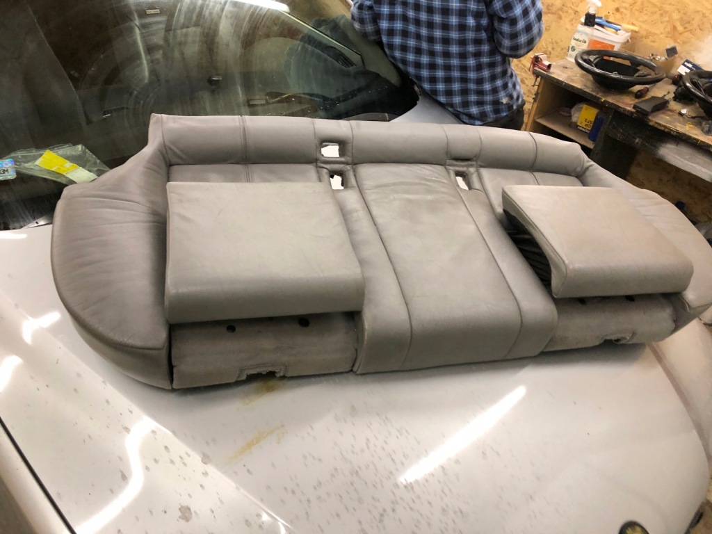 фото №1, Заднее сиденье задняя bmw e39 kindersitze детское кресло