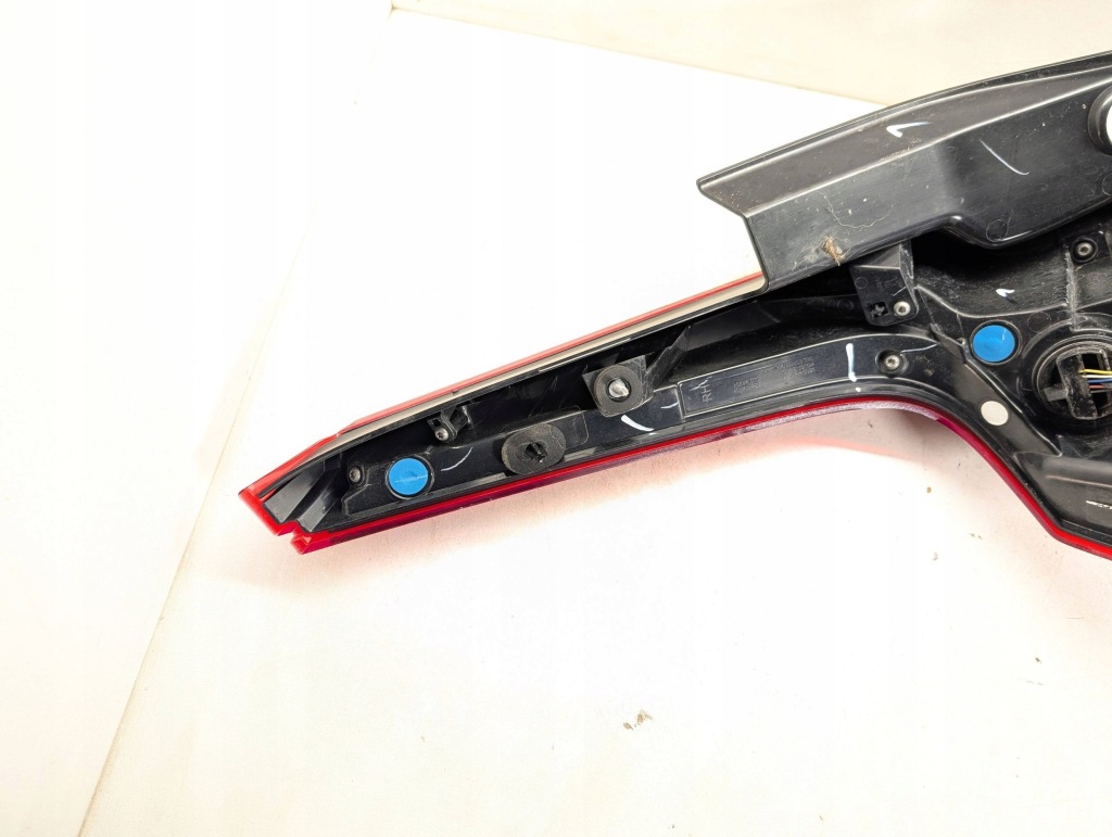 фото №8, Volvo v60 2020 задня сторона права лампи задні