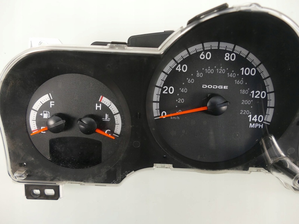 фото №2, Dodge nitro 2.8 crd счетчик приборы uk