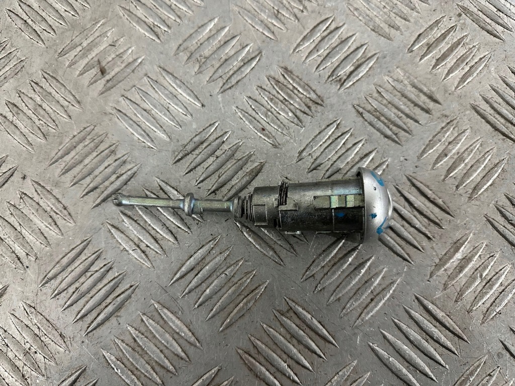 фото №6, Renault clio iv вкладка замка двері заглушка