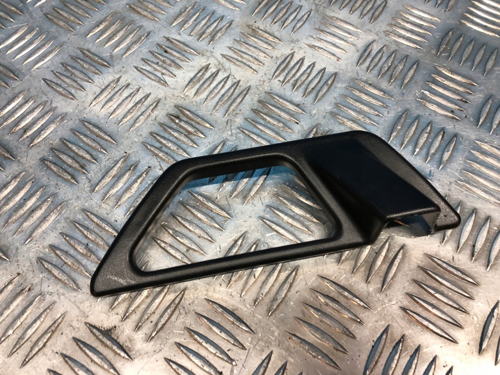 фото №1, Mercedes w124 рамка защита ручка внутренней