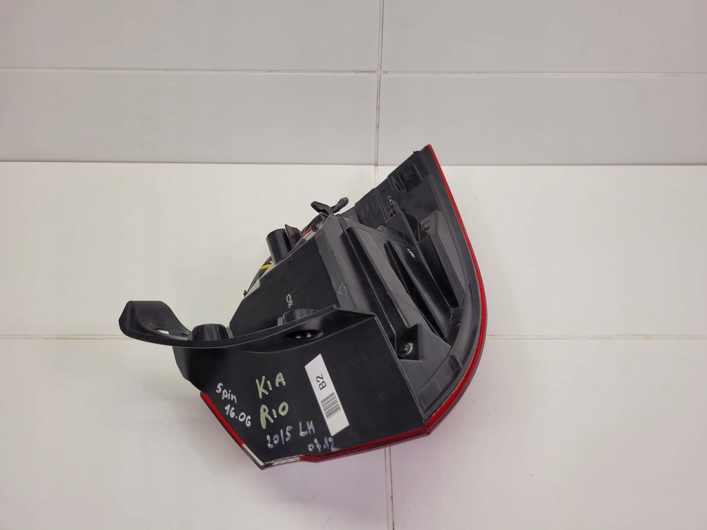 фото №11, Лампа задняя левая сторона kia rio 3 2015 92401-1w2