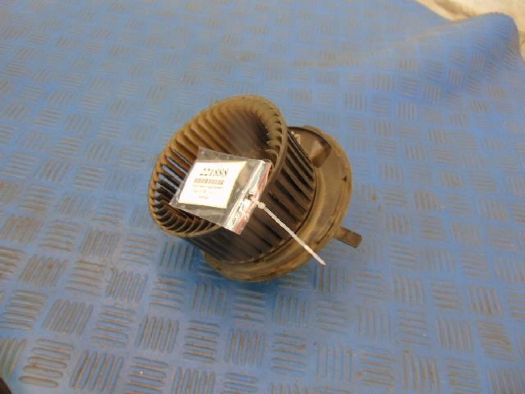 фото №5, Audi a3 8p 2.0d вентилятор отопителя f011500045