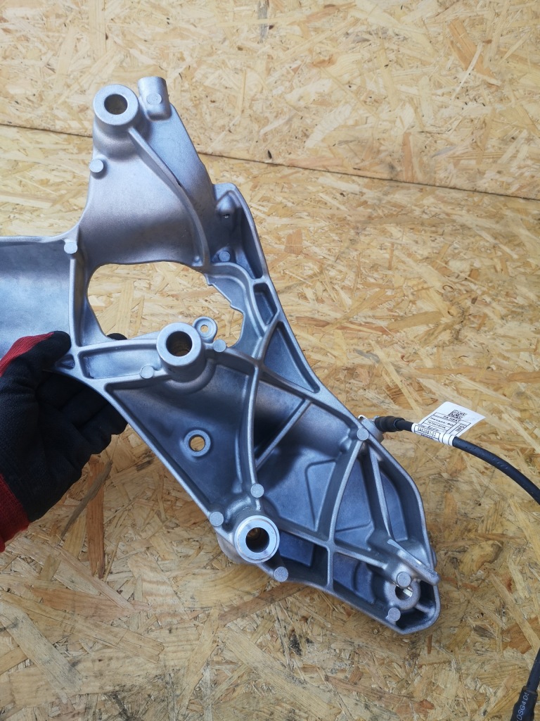 Bmw ix i20 кронштейн кронштейн двигателя кронштейн 9485634 с Разборки