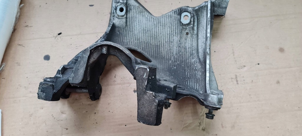 фото №13, A4 b9 8w кронштейн кронштейн підрамник ліва 8w0399295e a5 8w