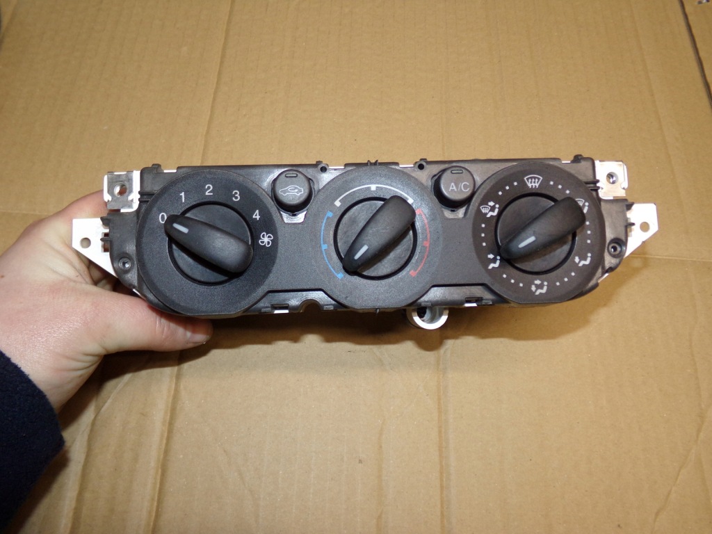 фото №1, Панель кондиціонера 7m5t-19980-aa focus mk2 lift