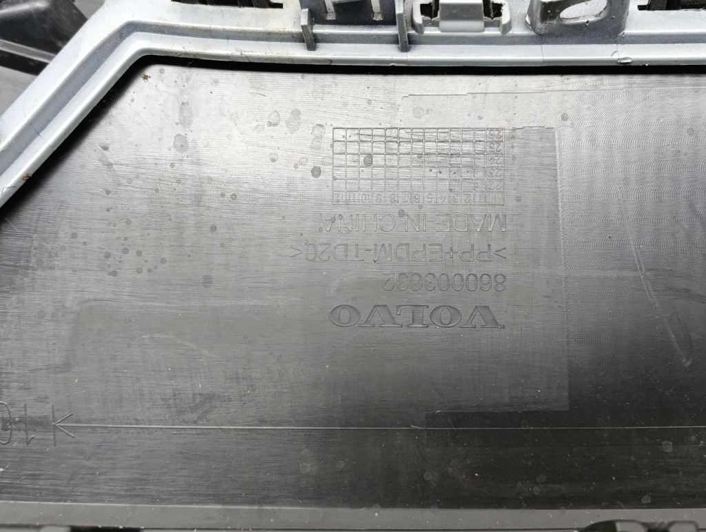 фото №16, Volvo ex30 бампер перед передний усилитель задние