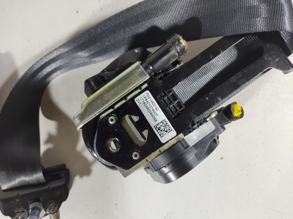 фото №8, Volvo v60 18r- pas безпеки правий перед