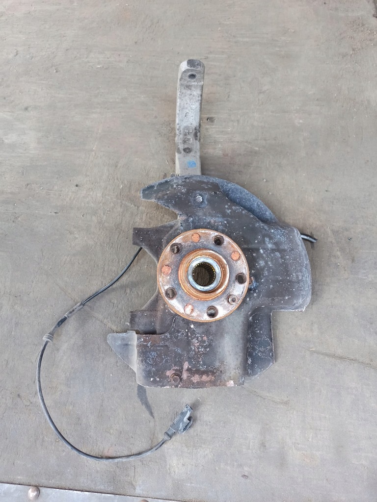 фото №1, Поворотный кулак ступица левый перед alfa romeo 159 1,9 jtd