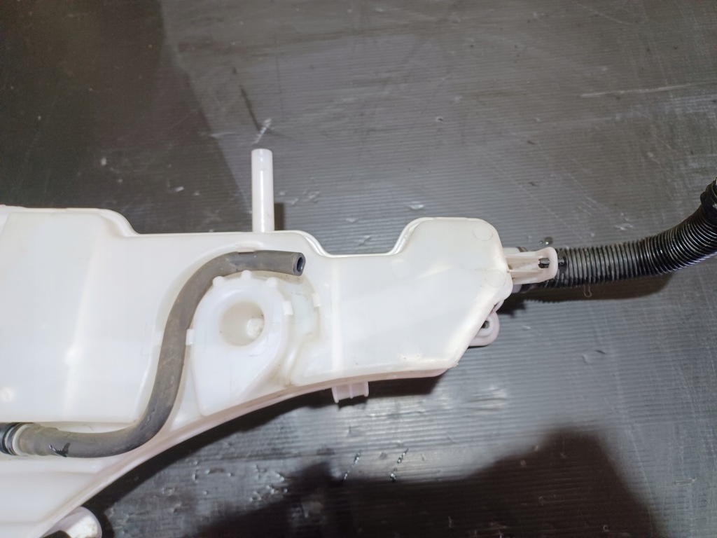 фото №13, Bmw x5 f15 7292424 бачок омивача