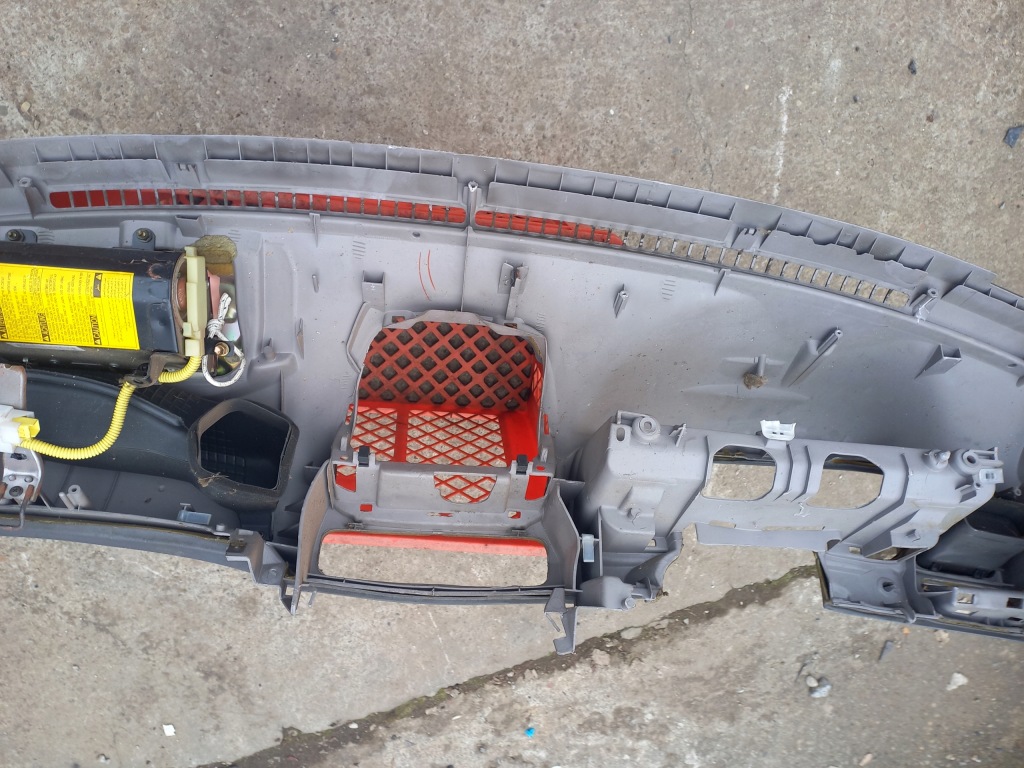 фото №11, Toyota corolla e11 97-01 панель приладів приладова панель приладів подушка консоль