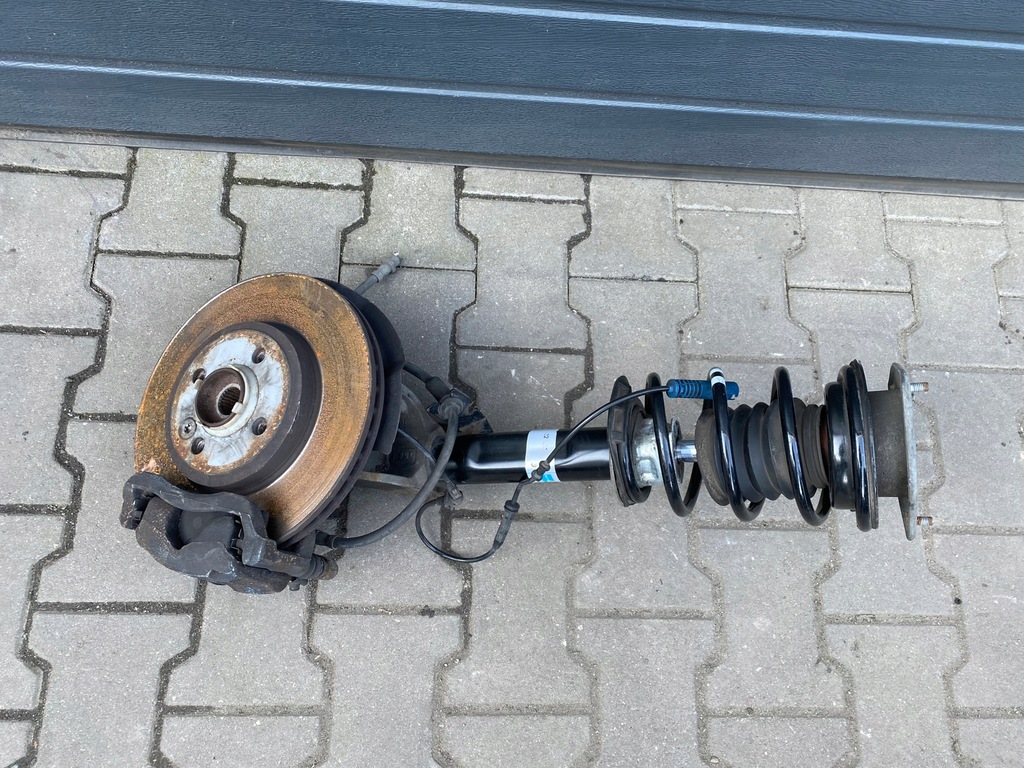 фото №1, Mini r56 1.6 vti поворотний кулак лапа амортизатор амортизаторна стійка правий