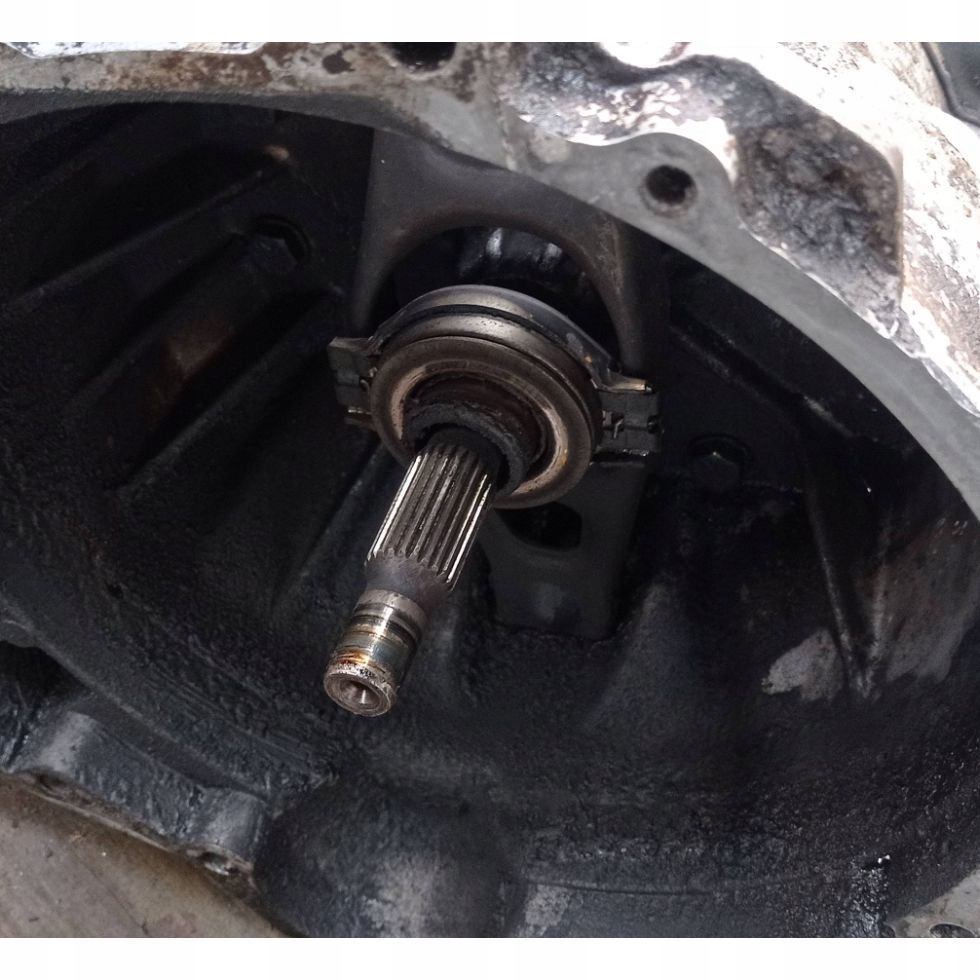 Коробка передач передач vw lt 2.4td 008301103 с Разборки