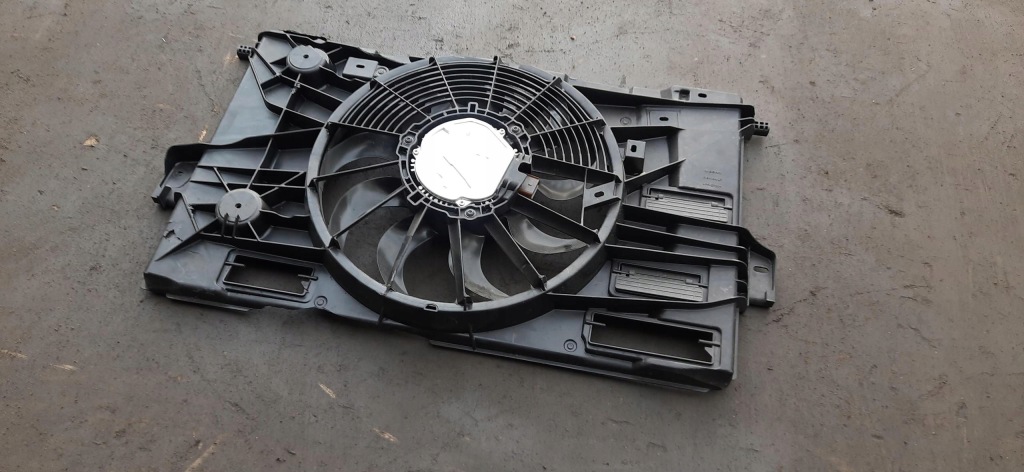 Купити Вентилятор корпус радіатора renault megane v e-tech 1038601293 3135104354