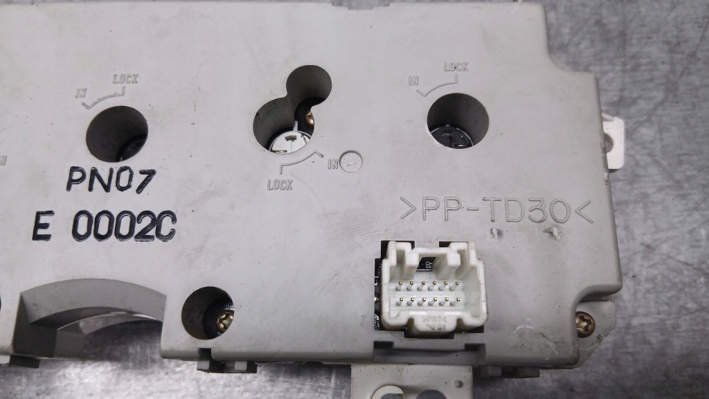 Панель кондиционера mazda 6 gg 02r 1.8b седан с Разборки