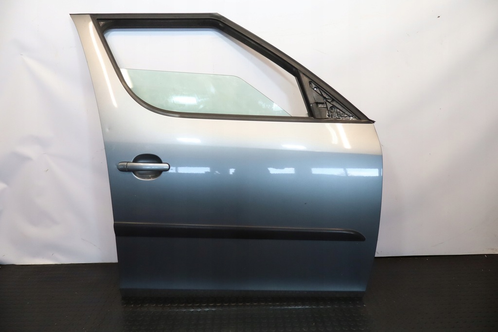 фото №1, Дверь правый перед skoda roomster 9157