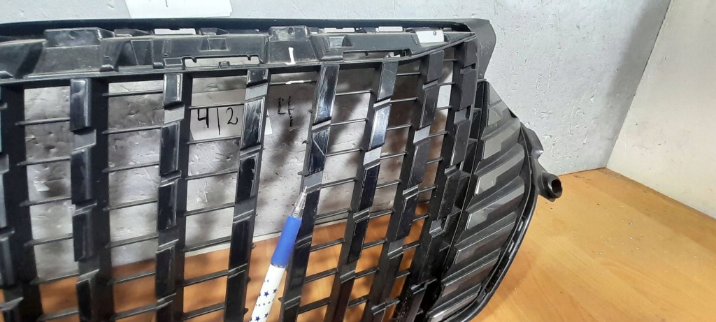 Peugeot 2008 ii рестайлінг  решітка радіатора решітка радіатора 24r 9852657680 чорні роз'єми Недорого