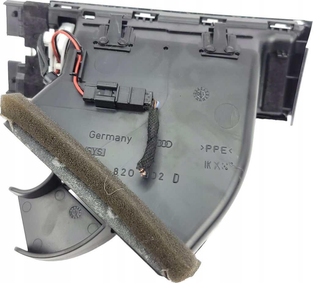 Audi a6 c6 рестайлинг  решётка обдув правая черная 4f1820902d европа Недорого