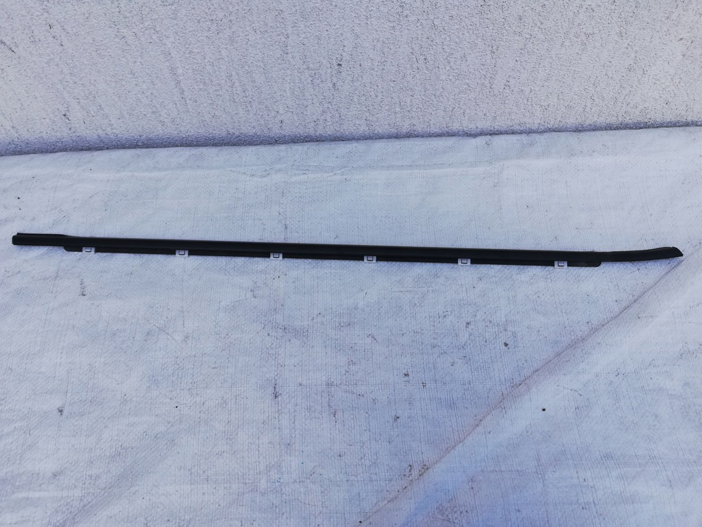 фото №1, Молдинг ущільнювач правий перед kia ceed ii 12-16