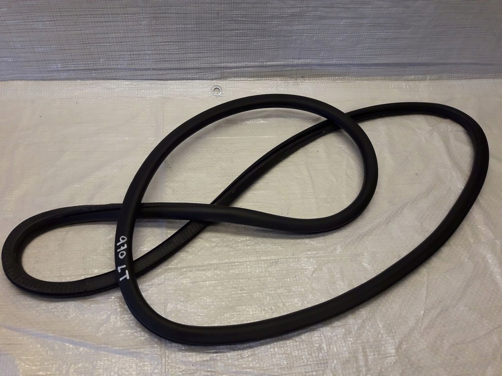 фото №1, Porsche panamera 970 прокладка дверь левый задняя