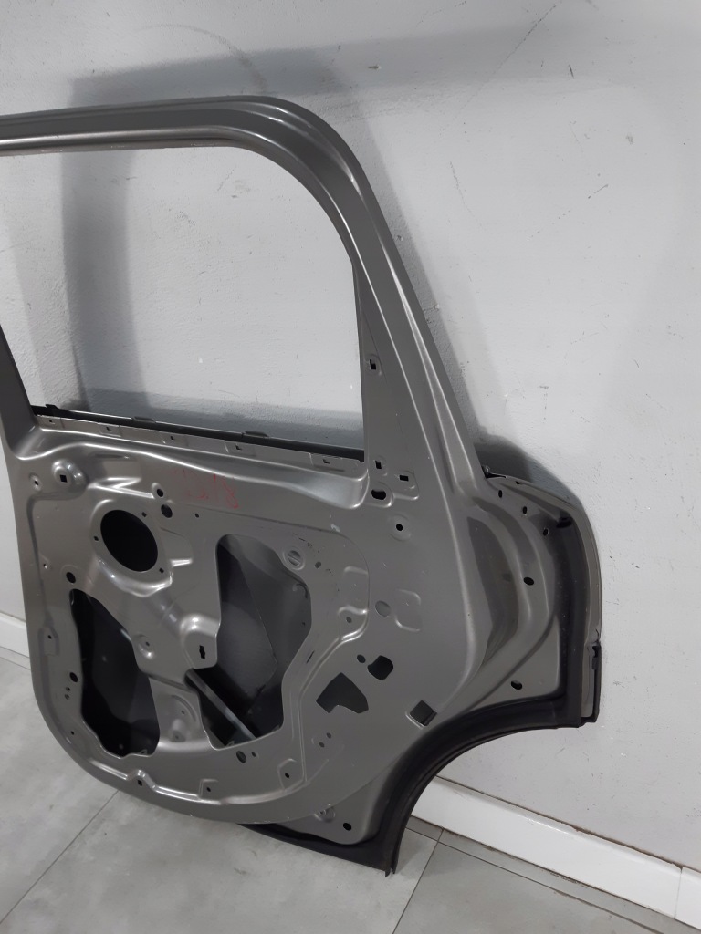 Mini cooper f60 countryman 14- дверь правый  задняя правое  задняя Киев