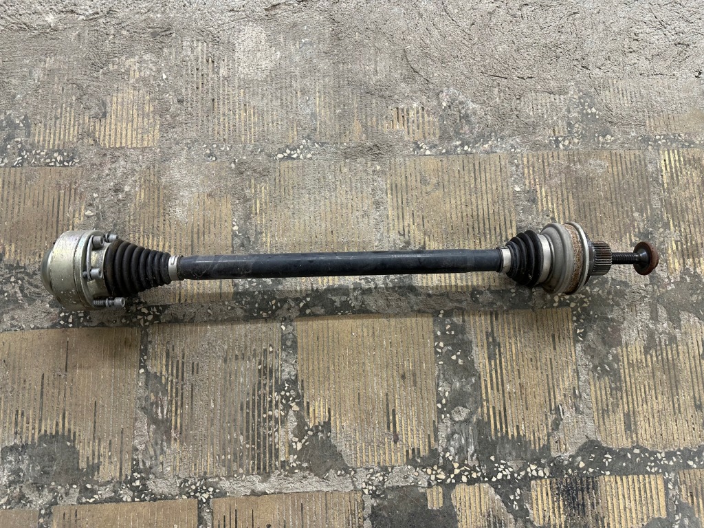 фото №1, Приводной вал левый задняя audi a6 a7 c8 оригинал 4k0501203