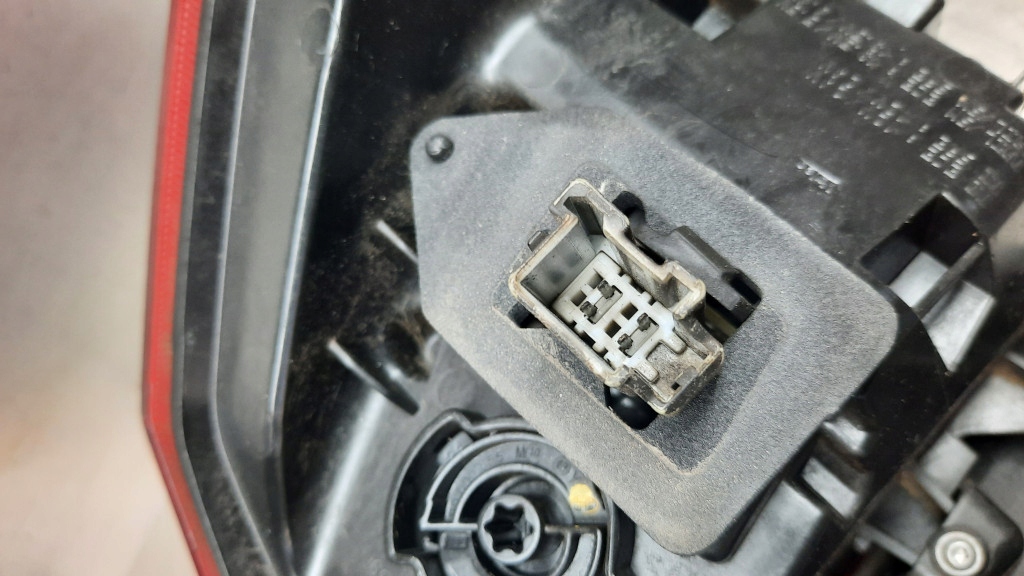 фото №15, Лампа задня задня ліва 32293876 volvo v90 пошкоджені кріплення