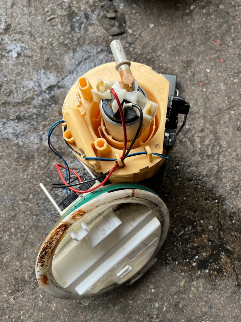 фото №1, 64 mercedes насос пального поплавок 2045400817 w176